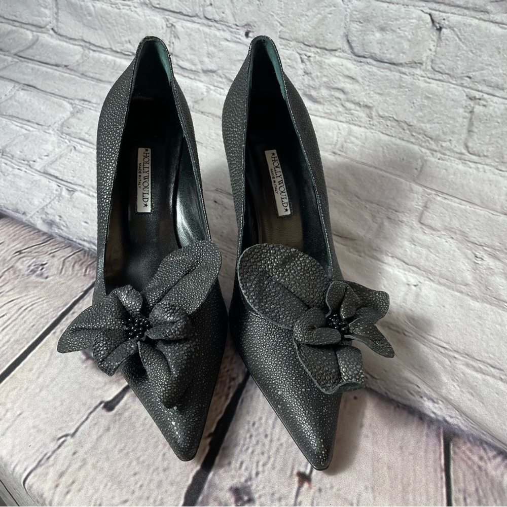 New Hollywould Grey Leather Detachable Flower Shoes Made In Italy Size 8
